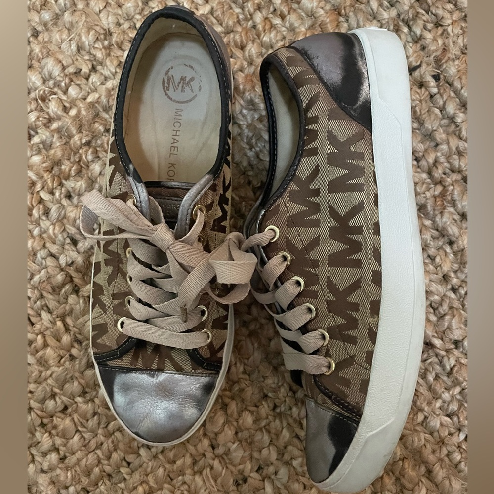 Michael Kors Shoes Womens 9 M MK City Sneakers Lace Up Beige Canvas Casual shoe!
